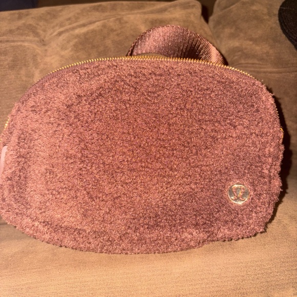 Lululemon Brown Sherpa Adjustable Belt Bag NWOT - Picture 5 of 11